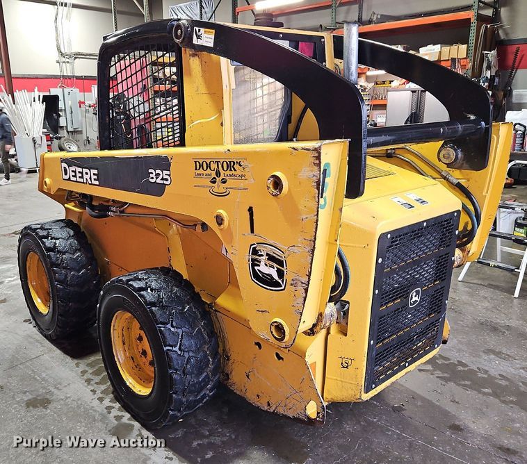 image for item LB9555 2007 John Deere 325  skid steer loader