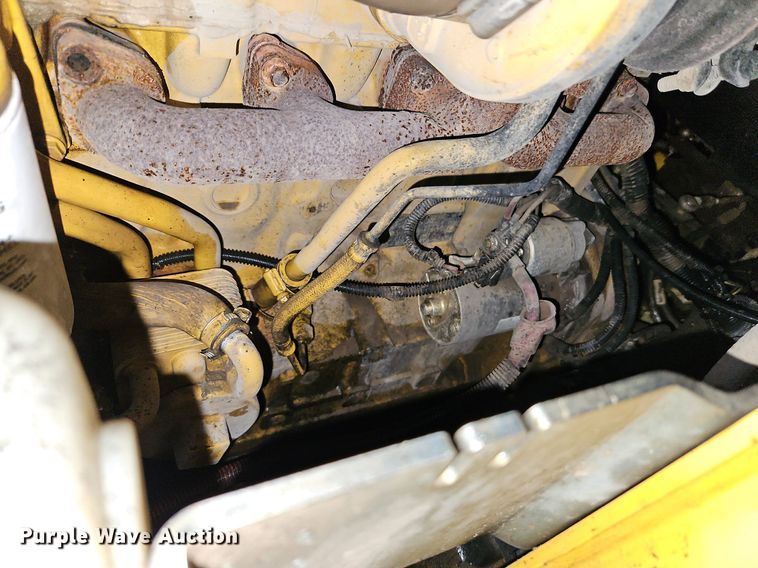 image for item LB9555 2007 John Deere 325  skid steer loader