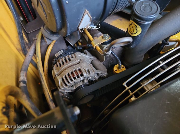 image for item LB9555 2007 John Deere 325  skid steer loader