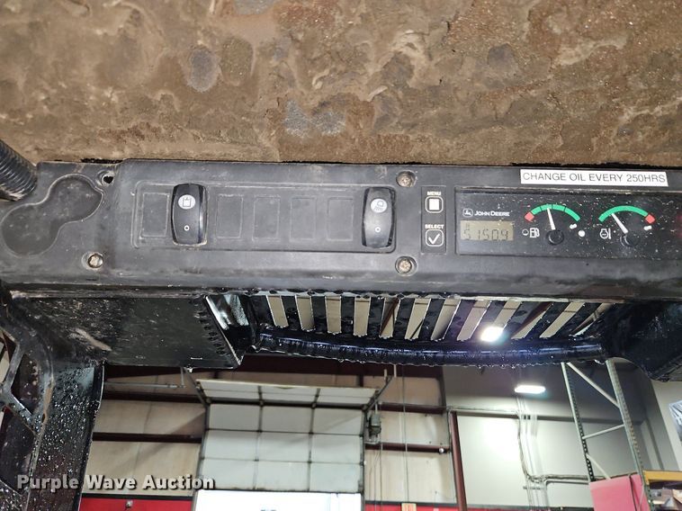 image for item LB9555 2007 John Deere 325  skid steer loader