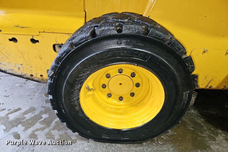 image for item LB9555 2007 John Deere 325  skid steer loader