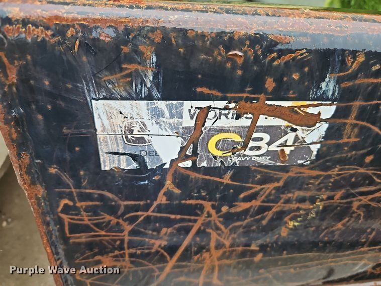 image for item LB9555 2007 John Deere 325  skid steer loader