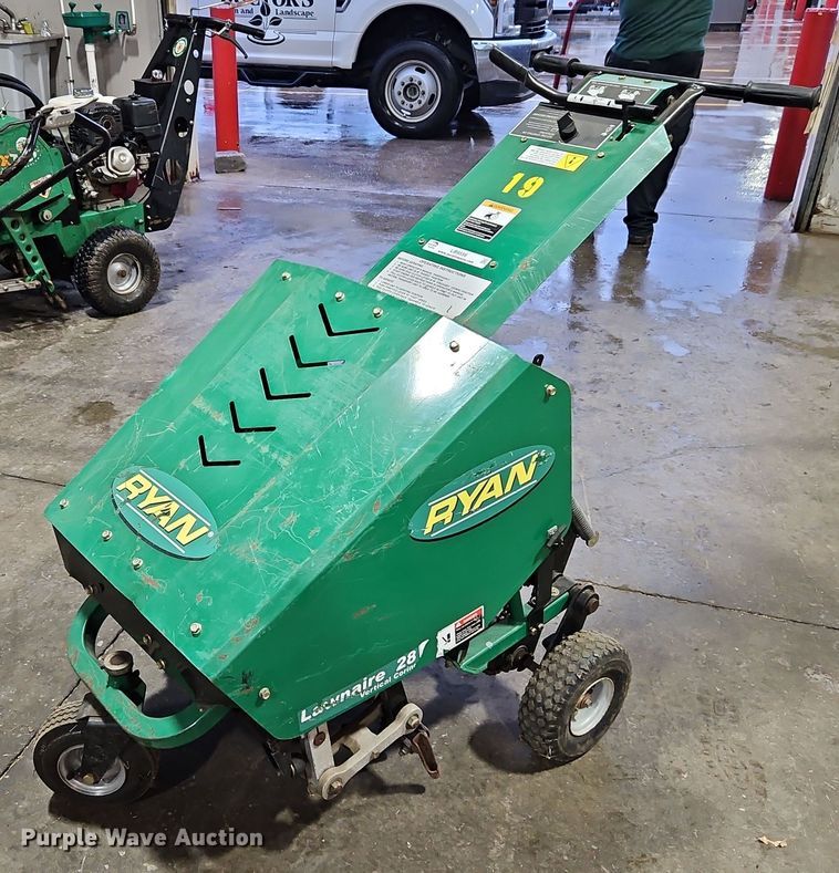 image for item LB9556 Ryan Lawnaire 28  aerator