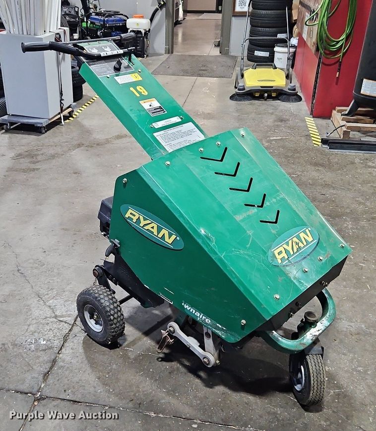 image for item LB9556 Ryan Lawnaire 28  aerator