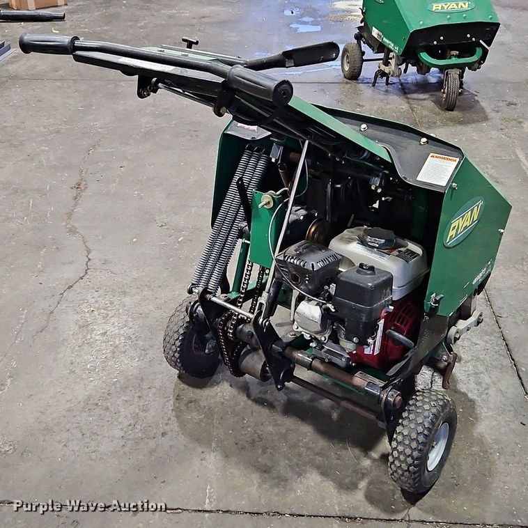 image for item LB9556 Ryan Lawnaire 28  aerator