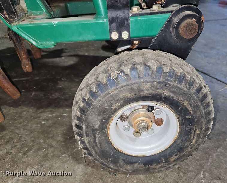 image for item LB9556 Ryan Lawnaire 28  aerator