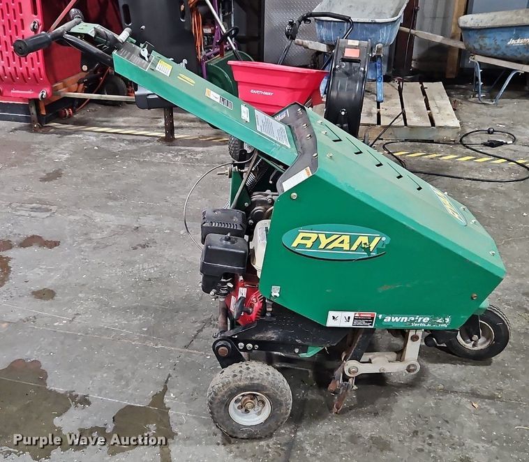 image for item LB9557 Ryan Lawnaire 28  aerator