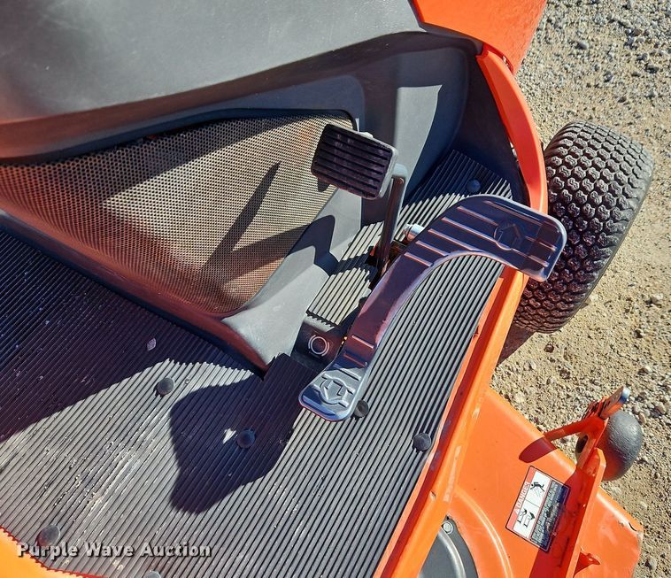 image for item LB9561 Kubota GR2120  lawn mower