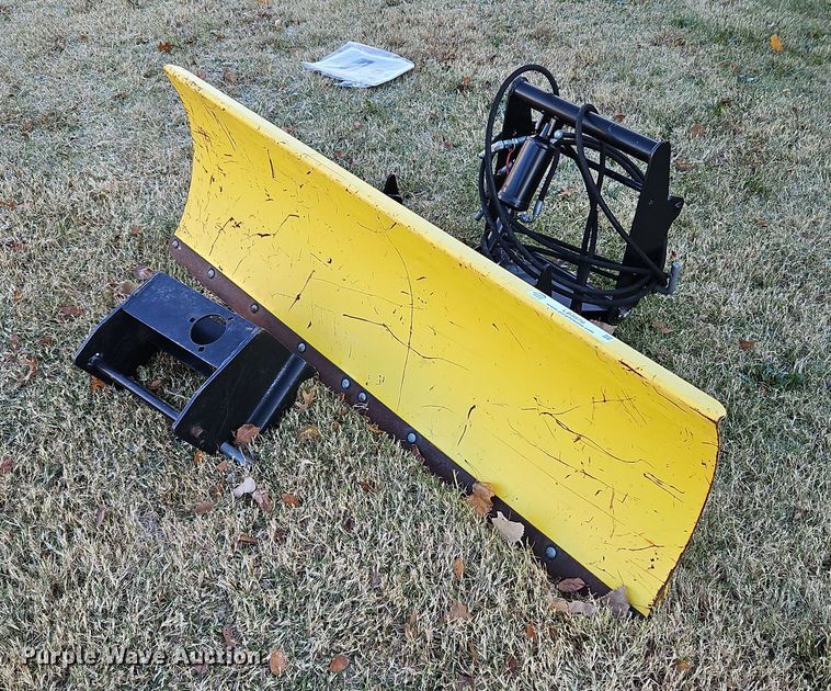 image for item LB9570 John Deere  quick hitch blade