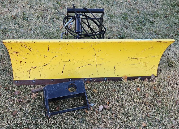 image for item LB9570 John Deere  quick hitch blade