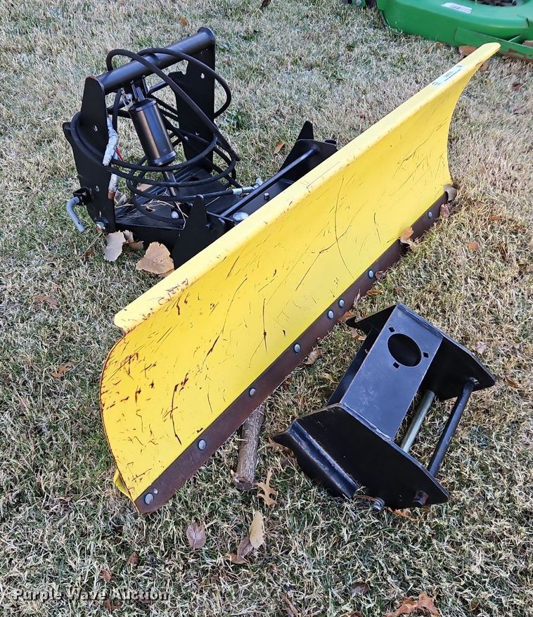 image for item LB9570 John Deere  quick hitch blade