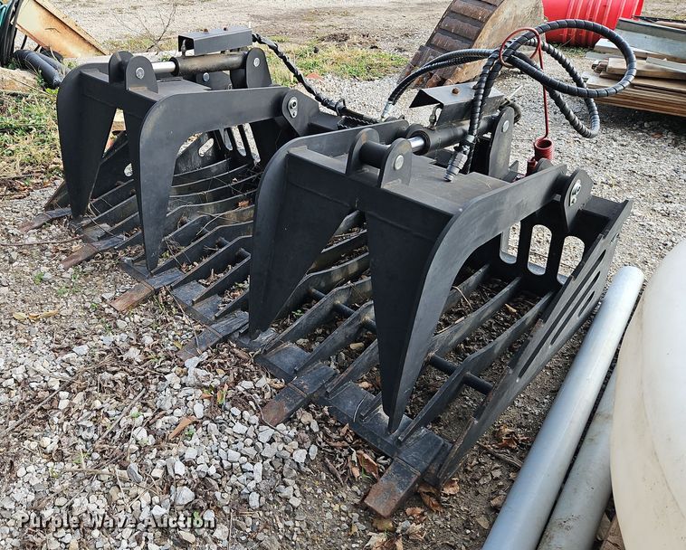 image for item LB9586 Titan  skid steer grapple bucket