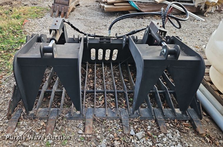 image for item LB9586 Titan  skid steer grapple bucket