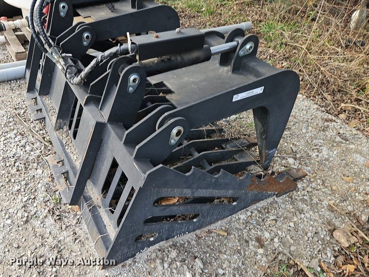 image for item LB9586 Titan  skid steer grapple bucket