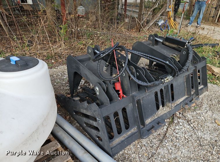 image for item LB9586 Titan  skid steer grapple bucket