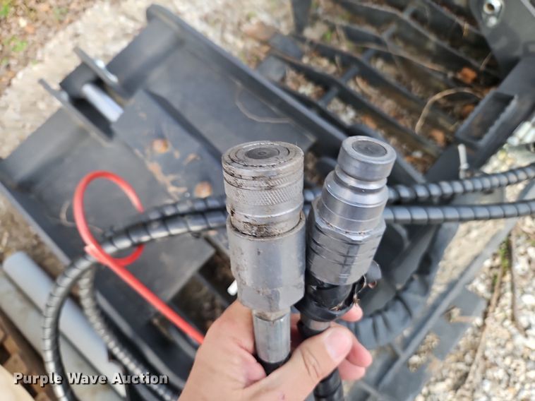 image for item LB9586 Titan  skid steer grapple bucket