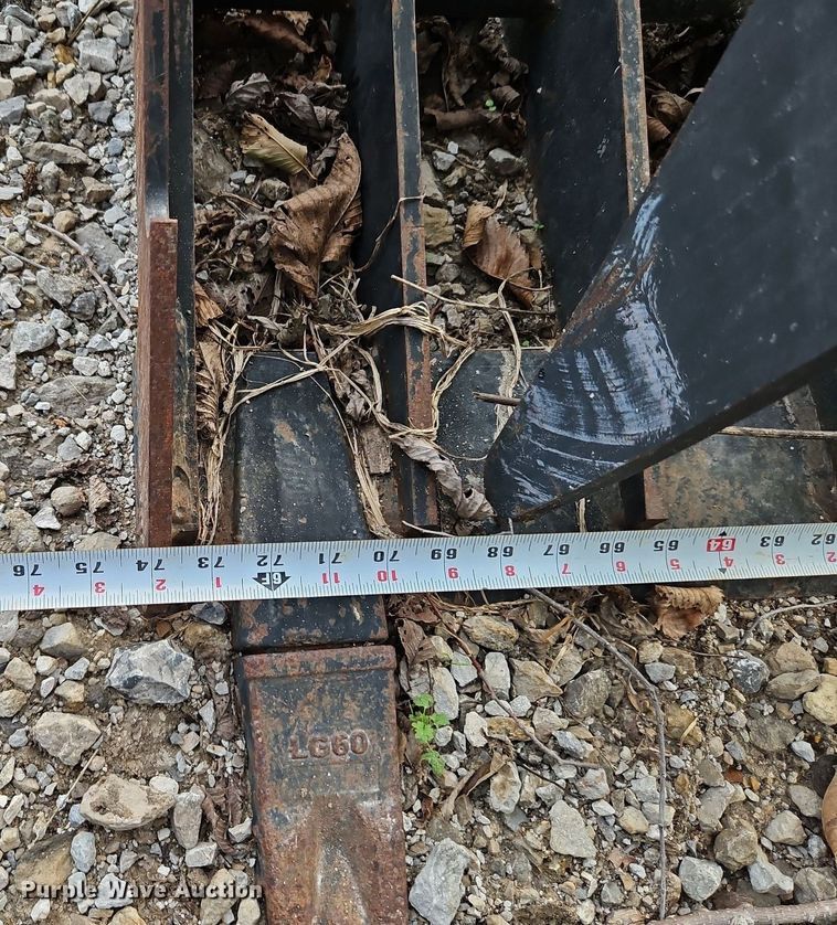 image for item LB9586 Titan  skid steer grapple bucket