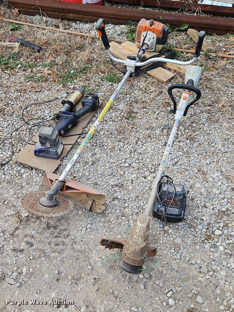 image for item LB9587 Lawn mowing equipment