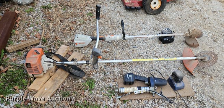 image for item LB9587 Lawn mowing equipment