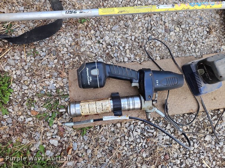 image for item LB9587 Lawn mowing equipment