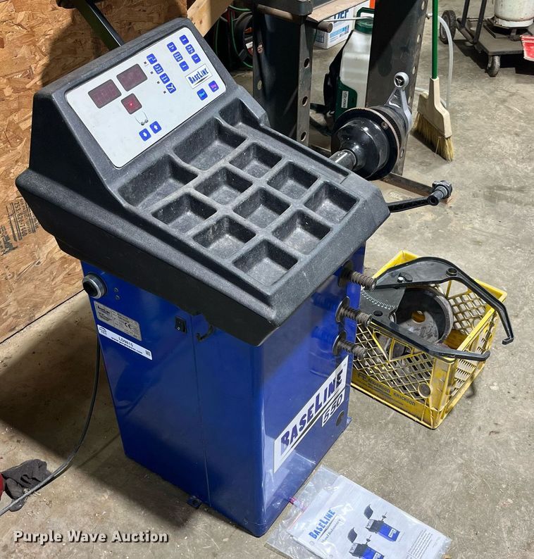 image for item LD9815 2016 BaseLine 550  tire balancer