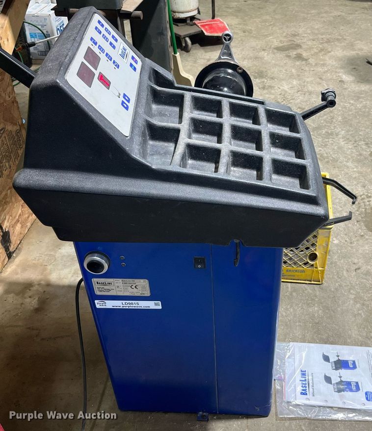 image for item LD9815 2016 BaseLine 550  tire balancer