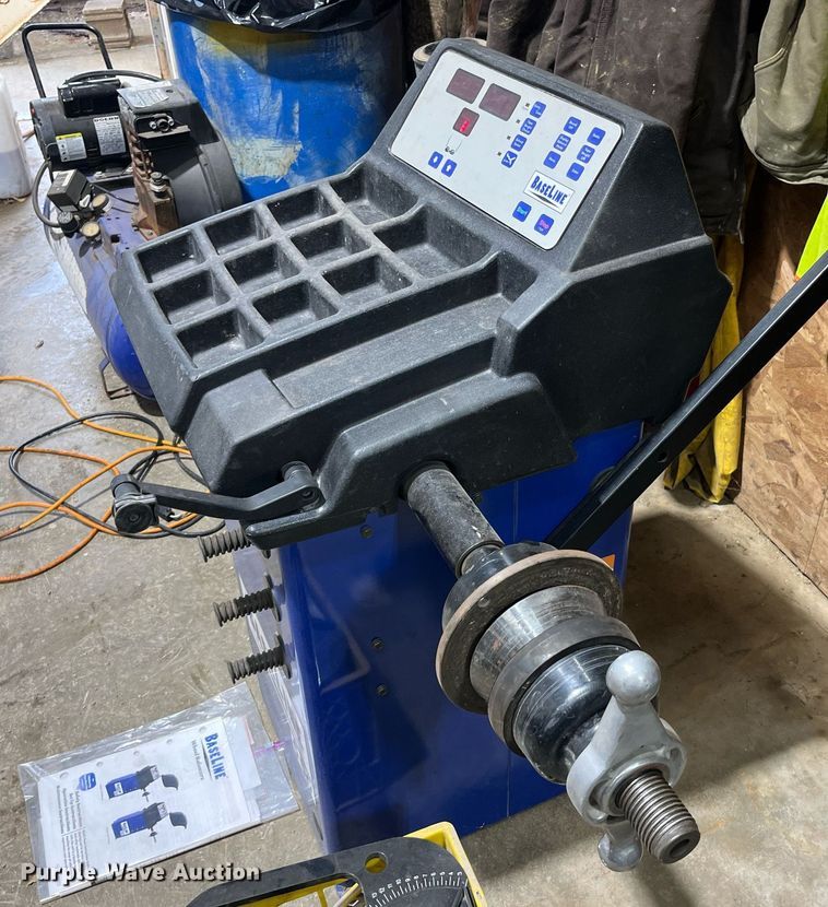 image for item LD9815 2016 BaseLine 550  tire balancer