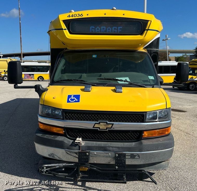 image for item LF9507 2017 Chevrolet Express  shuttle bus