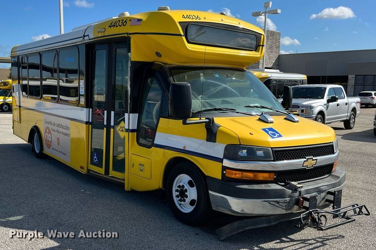 image for item LF9507 2017 Chevrolet Express  shuttle bus