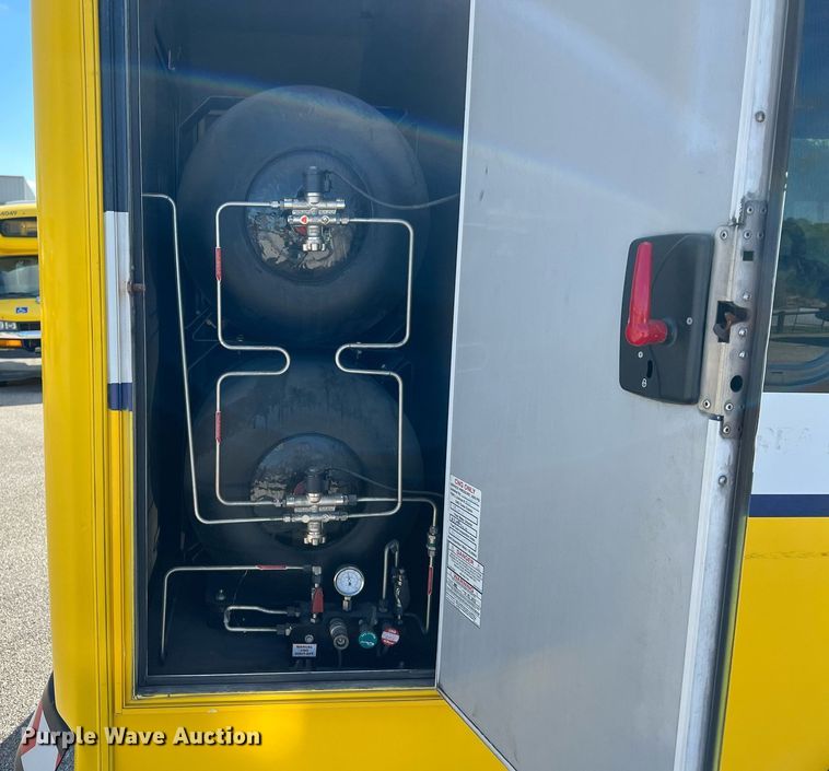 image for item LF9507 2017 Chevrolet Express  shuttle bus