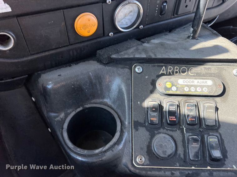 image for item LF9507 2017 Chevrolet Express  shuttle bus