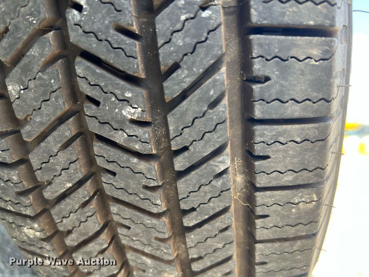 image for item LF9507 2017 Chevrolet Express  shuttle bus