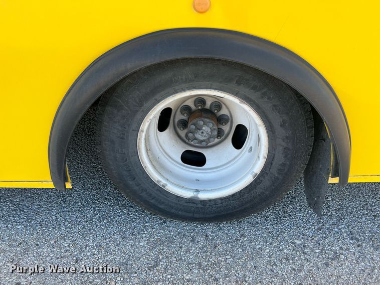 image for item LF9507 2017 Chevrolet Express  shuttle bus