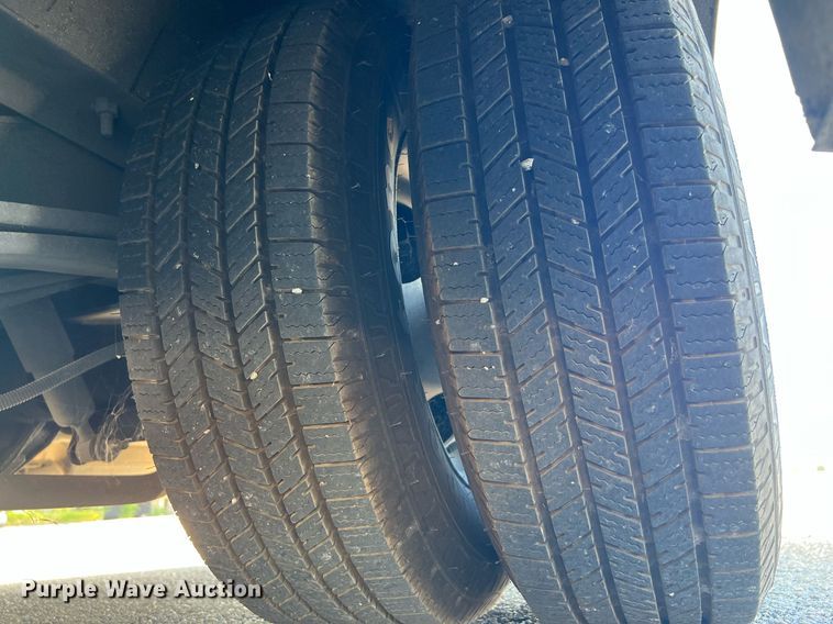 image for item LF9507 2017 Chevrolet Express  shuttle bus