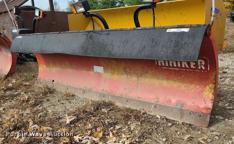image for item LJ9309 Hiniker  96" snow plow