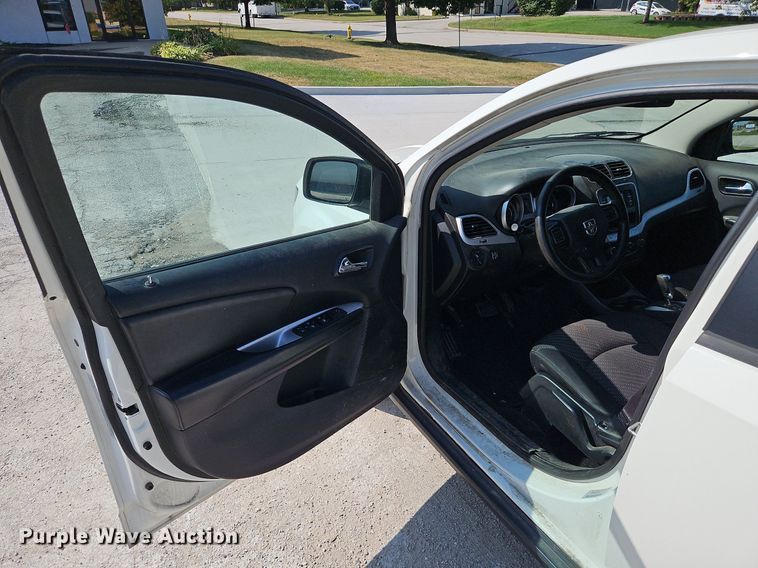 image for item LM9139 2015 Dodge Journey  SUV