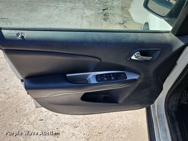 image for item LM9139 2015 Dodge Journey  SUV