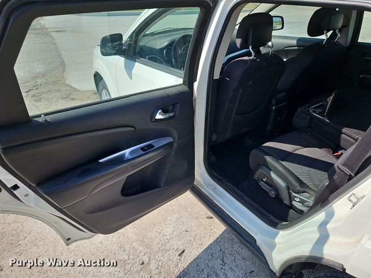 image for item LM9139 2015 Dodge Journey  SUV