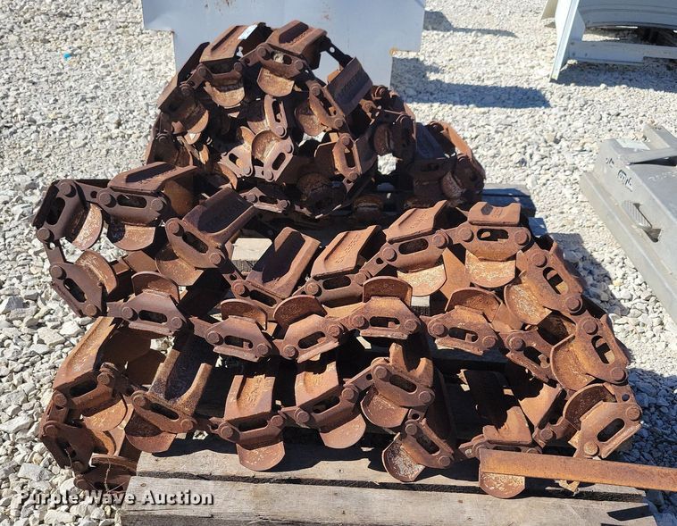 image for item LO9893 Loegering  15" W over the tire skid steer tracks