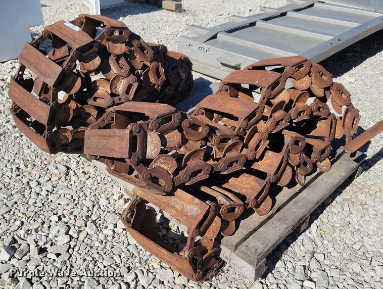 image for item LO9893 Loegering  15" W over the tire skid steer tracks