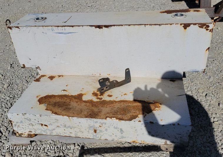 image for item LO9898 Auxiliary fuel tank