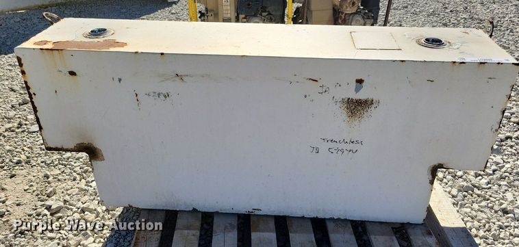 image for item LO9898 Auxiliary fuel tank