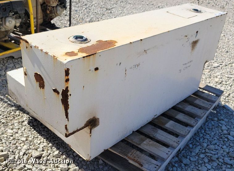 image for item LO9898 Auxiliary fuel tank