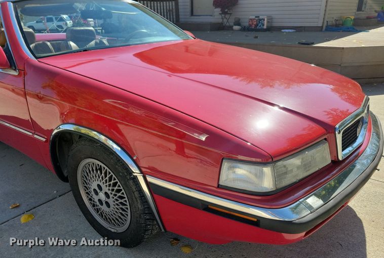 image for item LO9900 1989 Chrysler Maserati  convertible