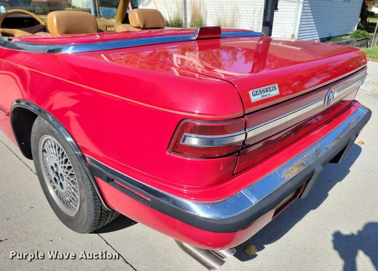 image for item LO9900 1989 Chrysler Maserati  convertible