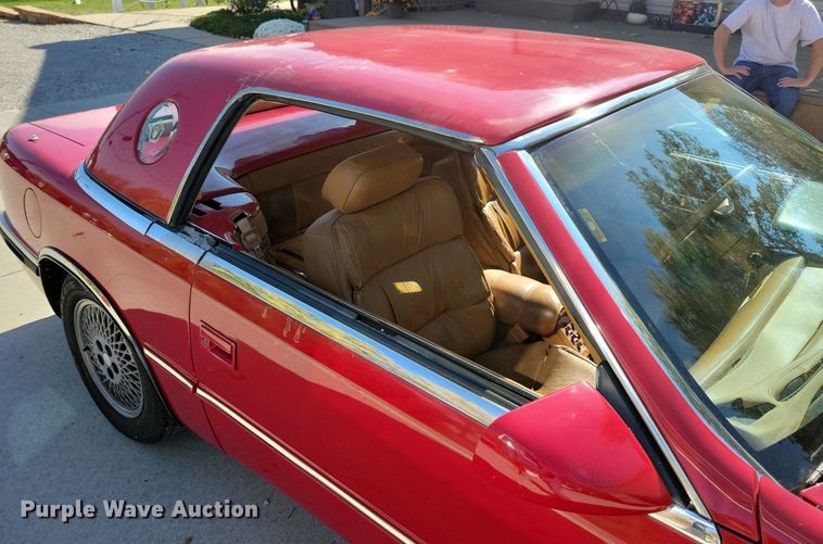 image for item LO9900 1989 Chrysler Maserati  convertible