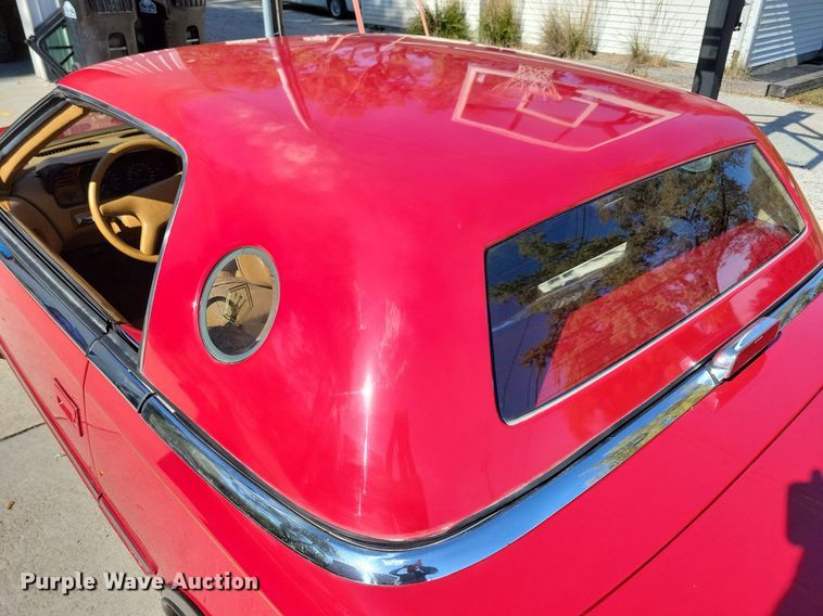 image for item LO9900 1989 Chrysler Maserati  convertible