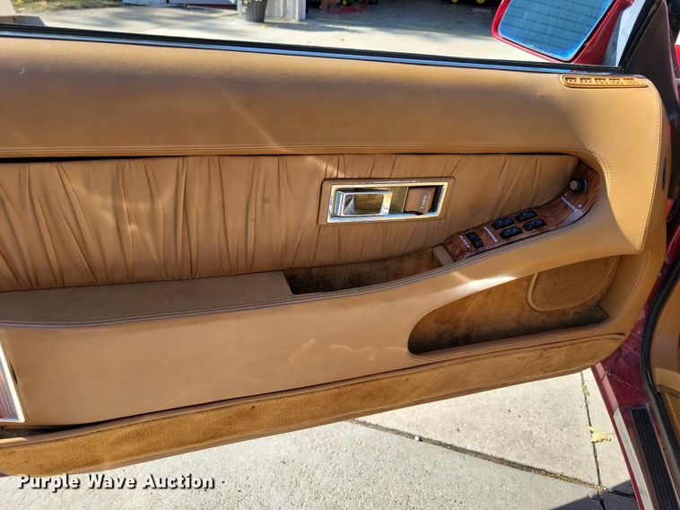 image for item LO9900 1989 Chrysler Maserati  convertible