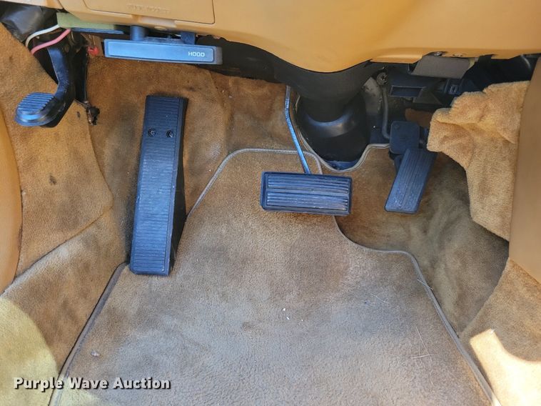 image for item LO9900 1989 Chrysler Maserati  convertible