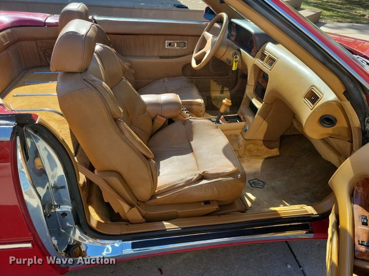 image for item LO9900 1989 Chrysler Maserati  convertible